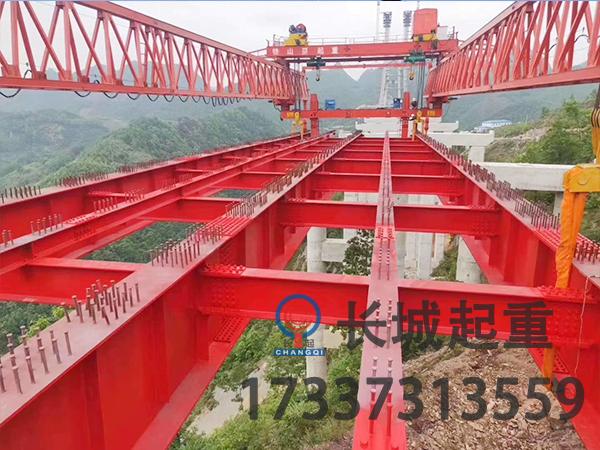 江苏货场龙门吊在吊装构件后的收尾工作